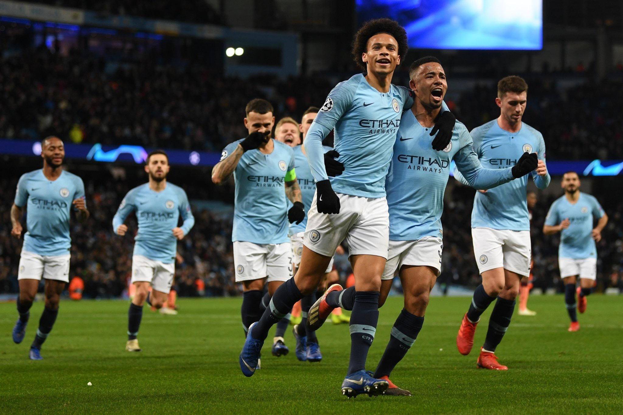 足球联赛中 足球联赛中